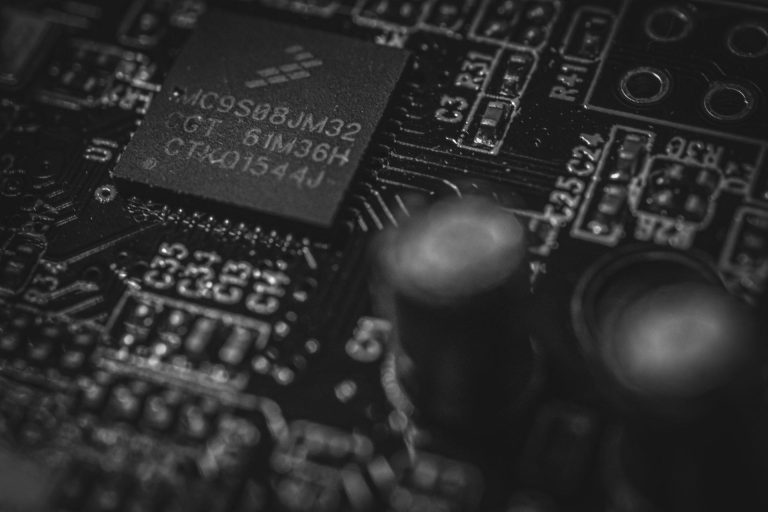 clyde-he-555k71dHQLA-unsplash